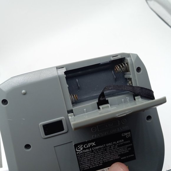 GPX C3849 portable compact disc player - Picture 4 of 4